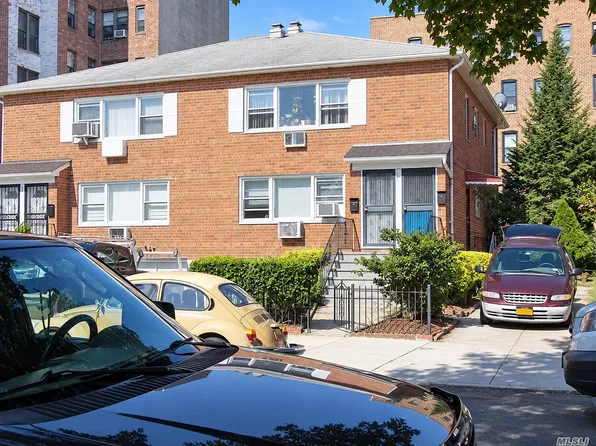 35-08 153rd St #1F, Flushing, NY 11354