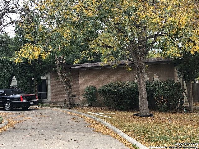 1st image of 300 Travertine Ln