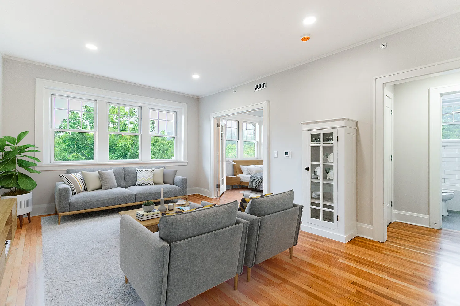 2 bed, 1.0 bath, 721 sqft, $1,800 — Photo 3