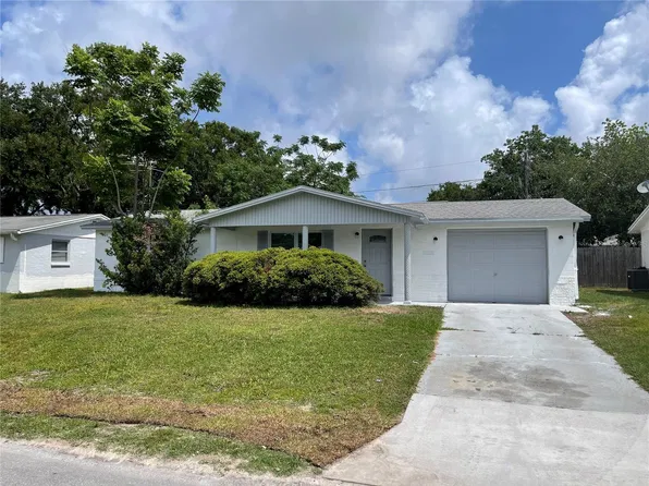 5053 Cape Cod Dr, Holiday, FL 34690