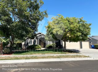 912 Apple Ave, Lemoore, CA 93245