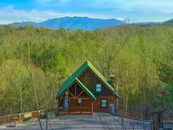 707 Ridgewood Way, Sevierville, TN 37863