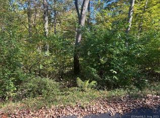 35 Saw Mill Rd, Newtown, CT 06470