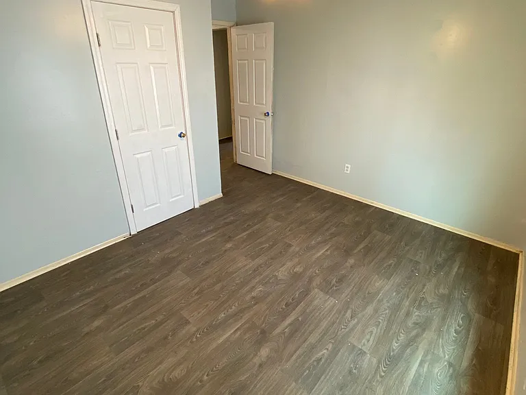 216 W Avenue C — Photo 5