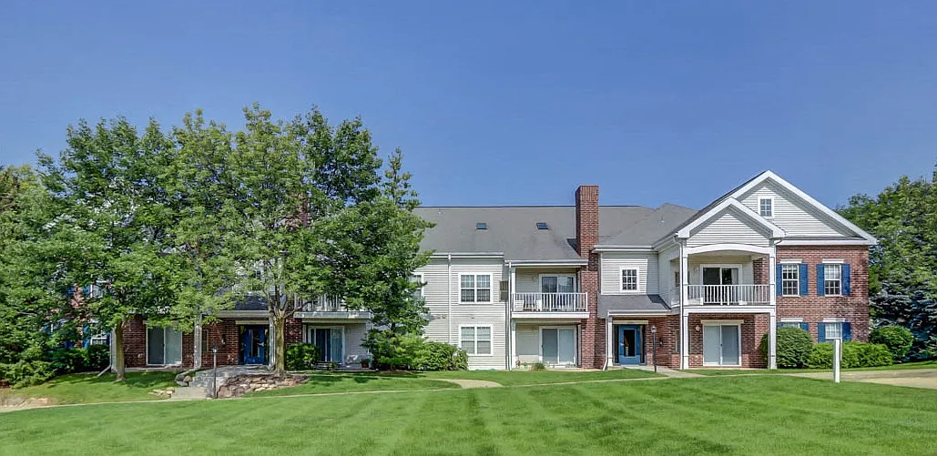 Highland Ridge — Photo 1