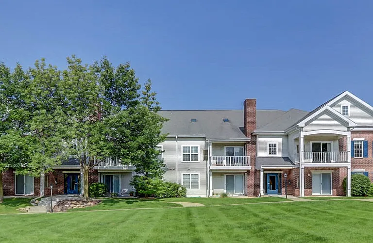 Highland Ridge — Photo 1