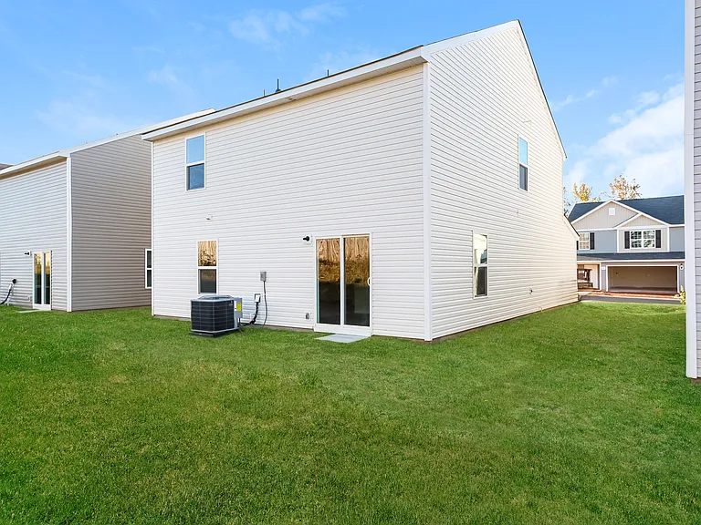 2260 Southlea Dr — Photo 14