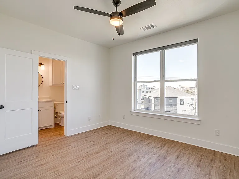 2320 Benbrook Blvd — Photo 32