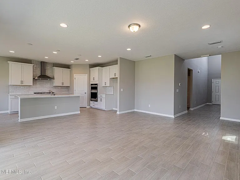47 Goldcrest Way — Photo 3