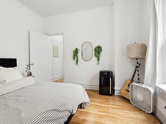 5th image of 205 W 54th St APT 3F