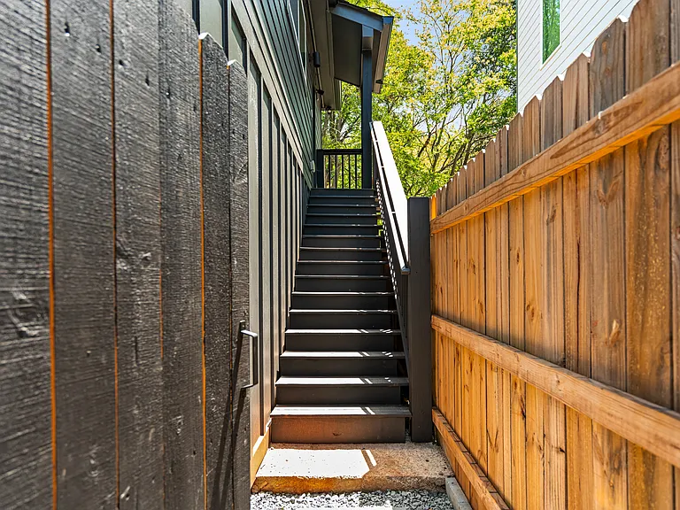 Manigault St SE — Photo 10