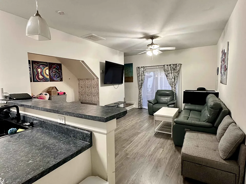 957 Downey Branch Ln