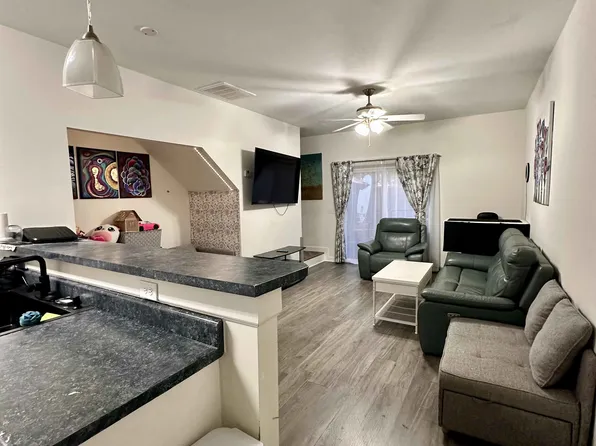 957 Downey Branch Ln, Wilmington, NC 28403