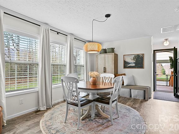 4th image of 296 Souther Rd #2