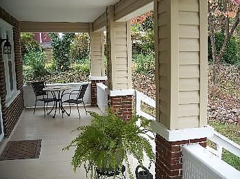 4th image of 2546 Sweetbrier Ave SW