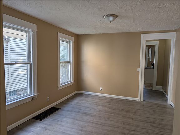 3rd image of 145 Glendale Park #147