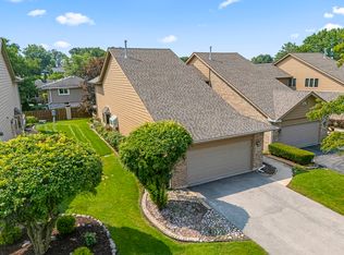 9029 Del Prado Dr, Palos Hills, IL 60465
