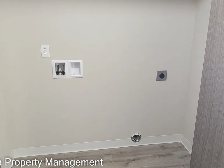 Jenny Place Apartments — Photo 9