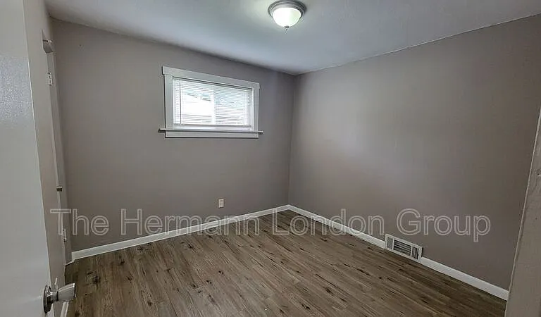8720 Marcella Ave — Photo 7