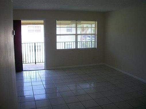 4th image of 1200 SW 52nd Ave #2061