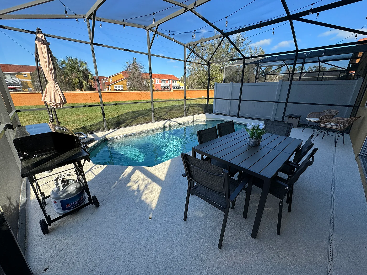 4 bed, 1907 sqft, $2,800 — Photo 1