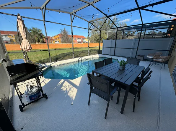 470 Las Fuentes Dr, Kissimmee, FL 34746