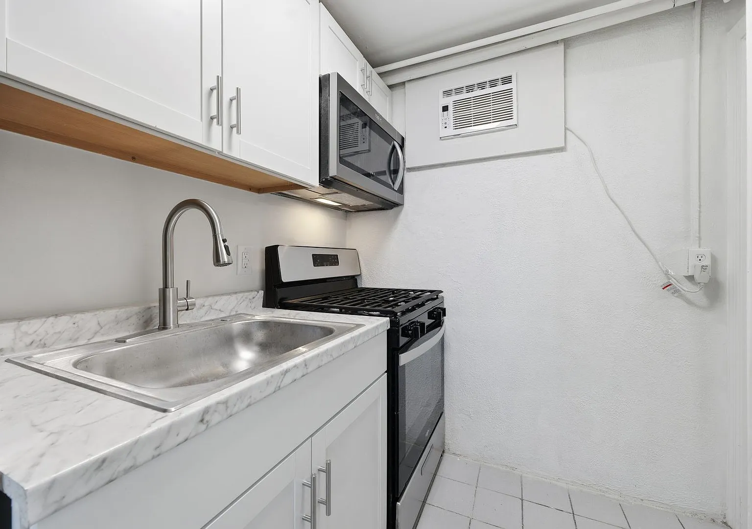 805 W New York Avenue Somers Point, NJ — Photo 2