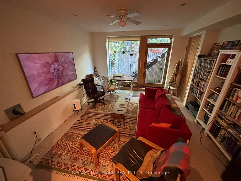 321 Palmerston Blvd #LOWER — Photo 1