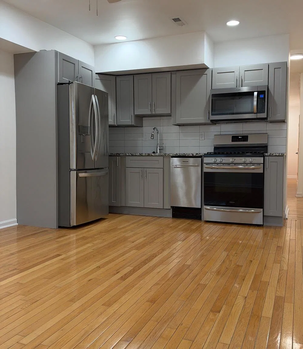 2 bed, 1.0 bath, 2176 sqft, $1,550 — Photo 4