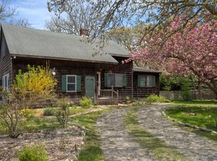 9 Sampson Ave, Edgartown, MA 02539