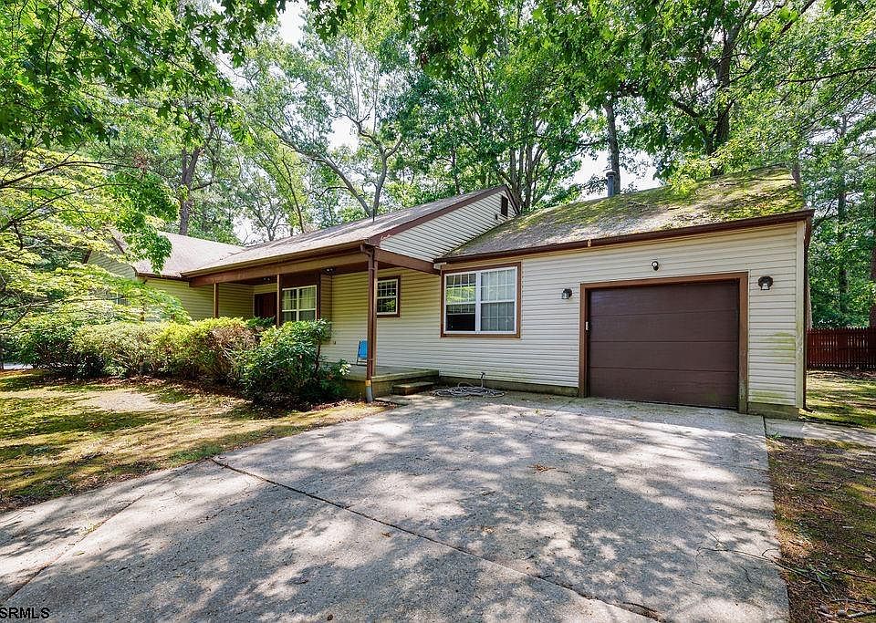 1st image of 500 Arbor Ct