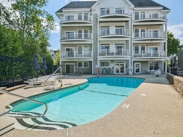 614 Pond St Unit 1101, Braintree, MA 02184
