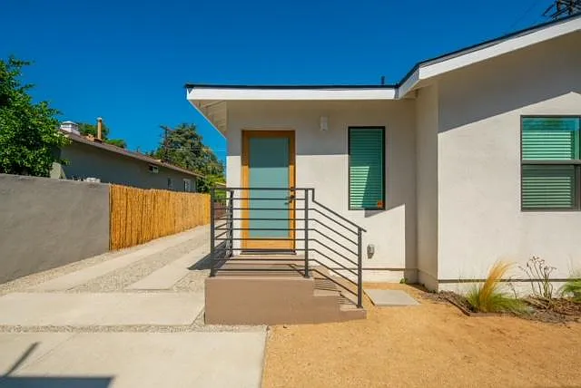 2672 Newell St — Photo 4