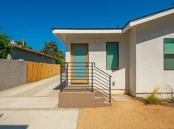 4th image of 2672 Newell St