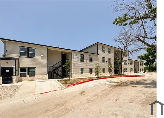 1503 E Southcross Blvd