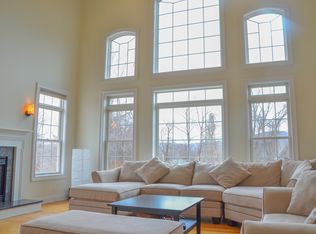 7 N Winter Park Dr, Hopewell Junction, NY 12533