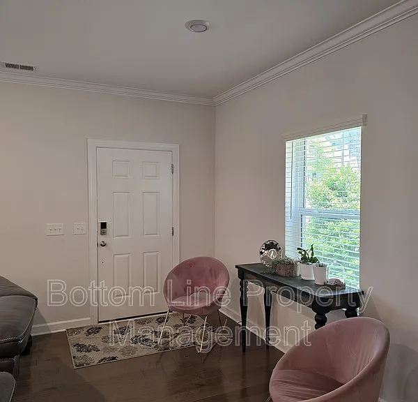 1221 Colgher St — Photo 5