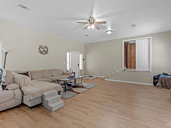 4th image of 950 Marge Ln