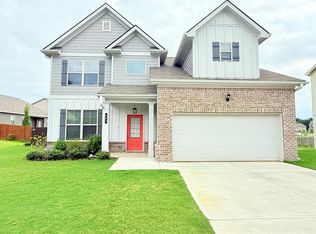 409 McGinnis Cir, Calhoun, GA 30701