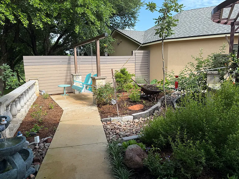 2453 Bottoms East Rd — Photo 33