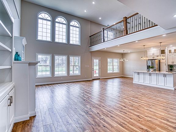 4th image of 3523 Montgomery Ct