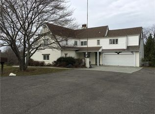 1506 Beaver Grade Rd, Coraopolis, PA 15108