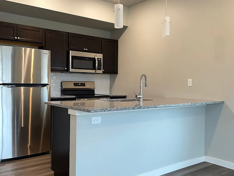 5115 N River Blvd NE — Photo 11