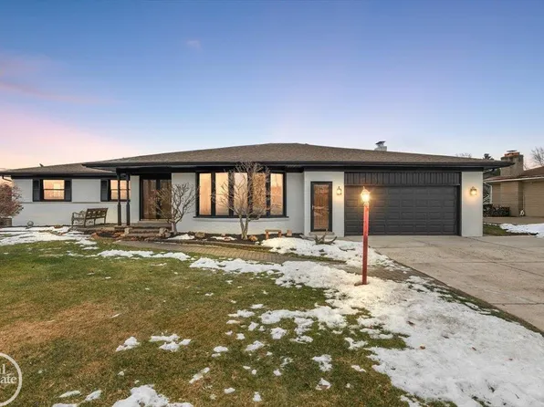 5594 Woodmire Dr, Shelby Township, MI 48316