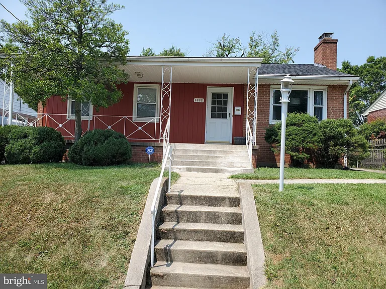 6008 Jamestown Rd — Photo 1