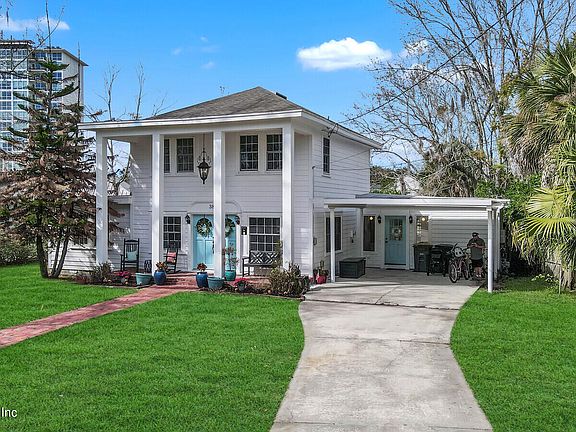 2nd image of 3893 ARDEN Street