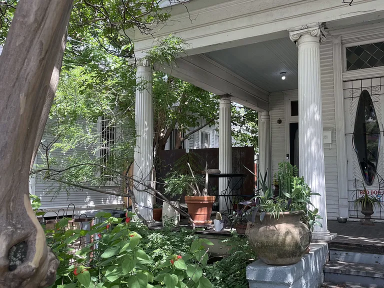 1214 Powhattan St — Photo 3