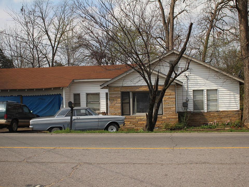 1st image of 606 S Knoxville Ave