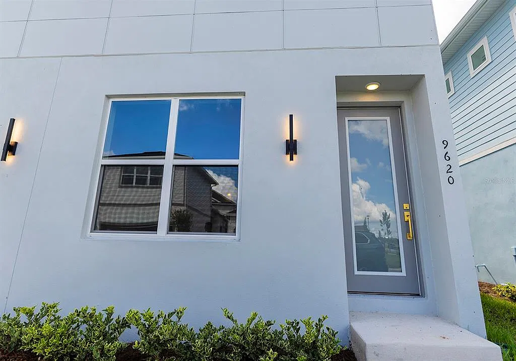 1 bed, 1.0 bath, 838 sqft, $1,700 — Photo 1