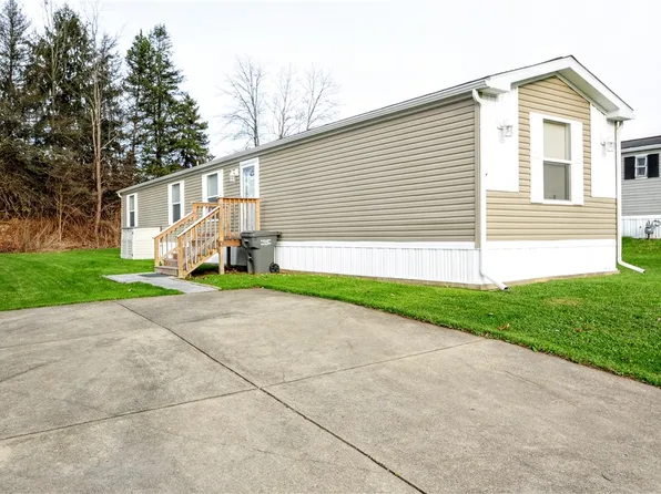 7 Hemlock Dr, Beaver Falls, PA 15010